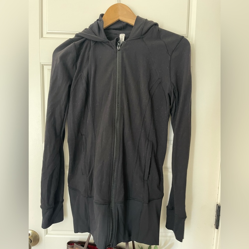 Lululemon. Hooded, pockets, black.
